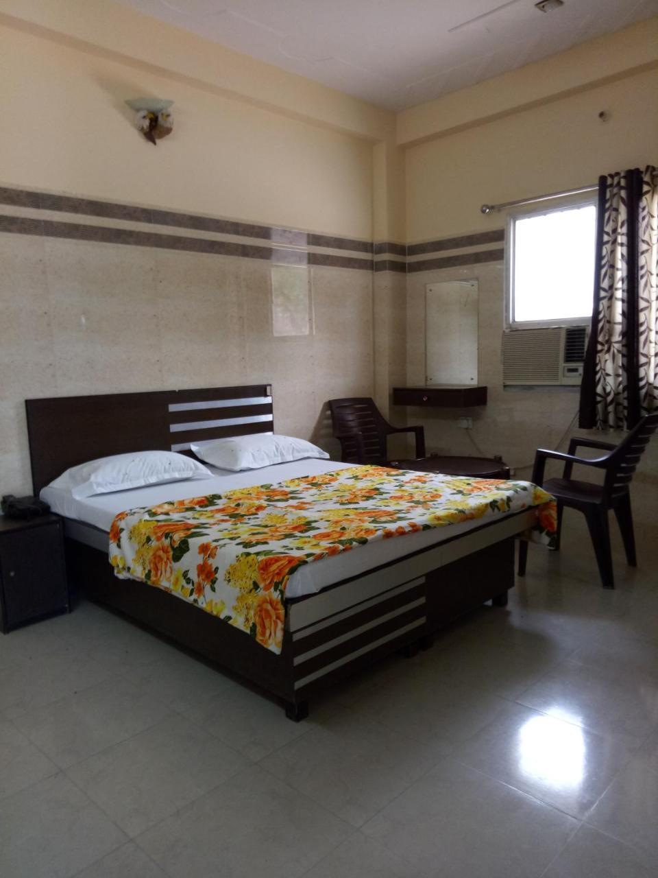 Kanchan Palace Vrindāvan Екстериор снимка